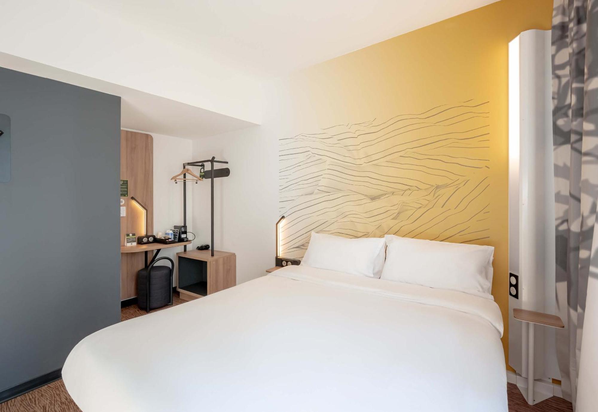 B&B Hotel Toulon Centre Gare Exterior photo