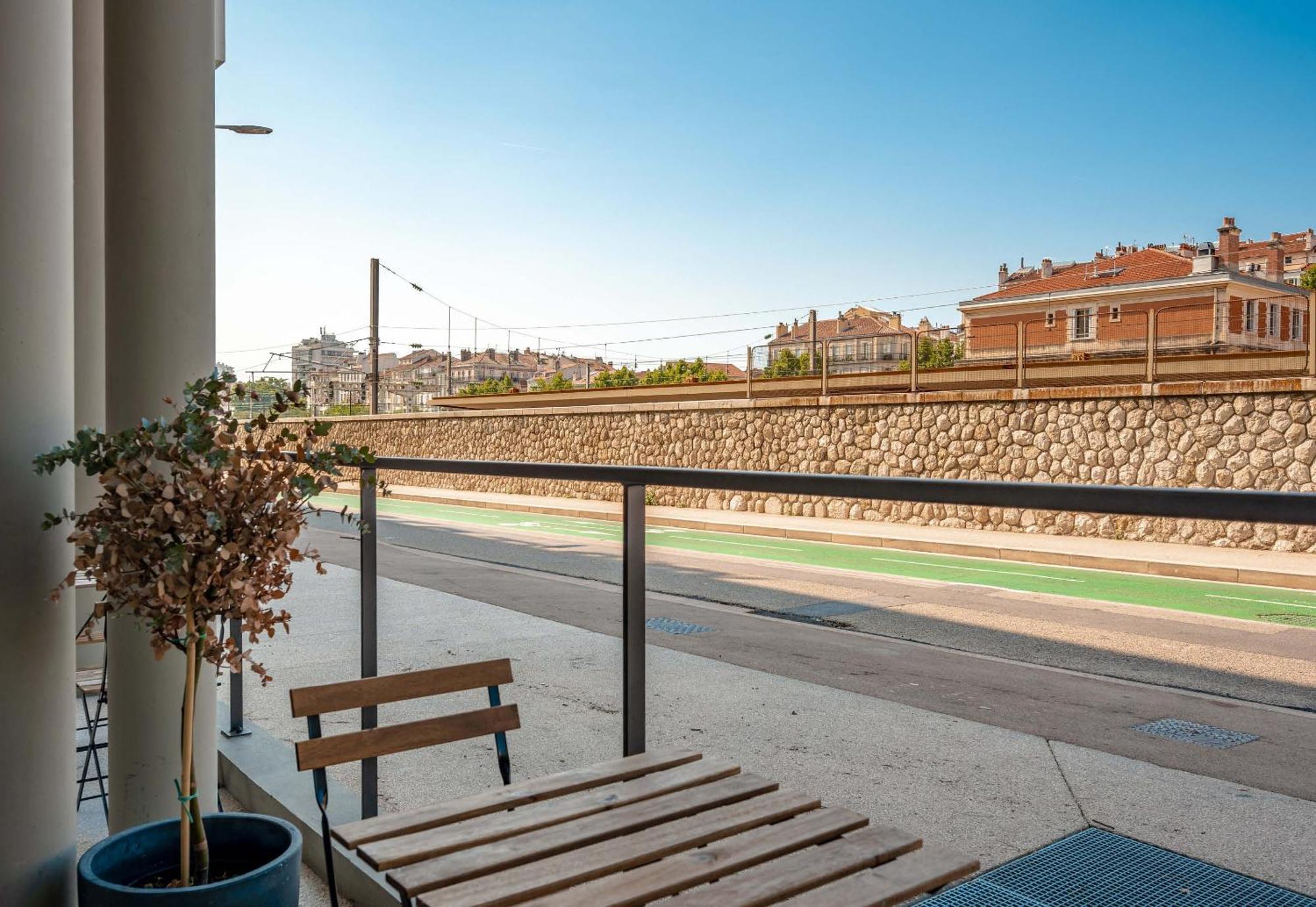 B&B Hotel Toulon Centre Gare Exterior photo