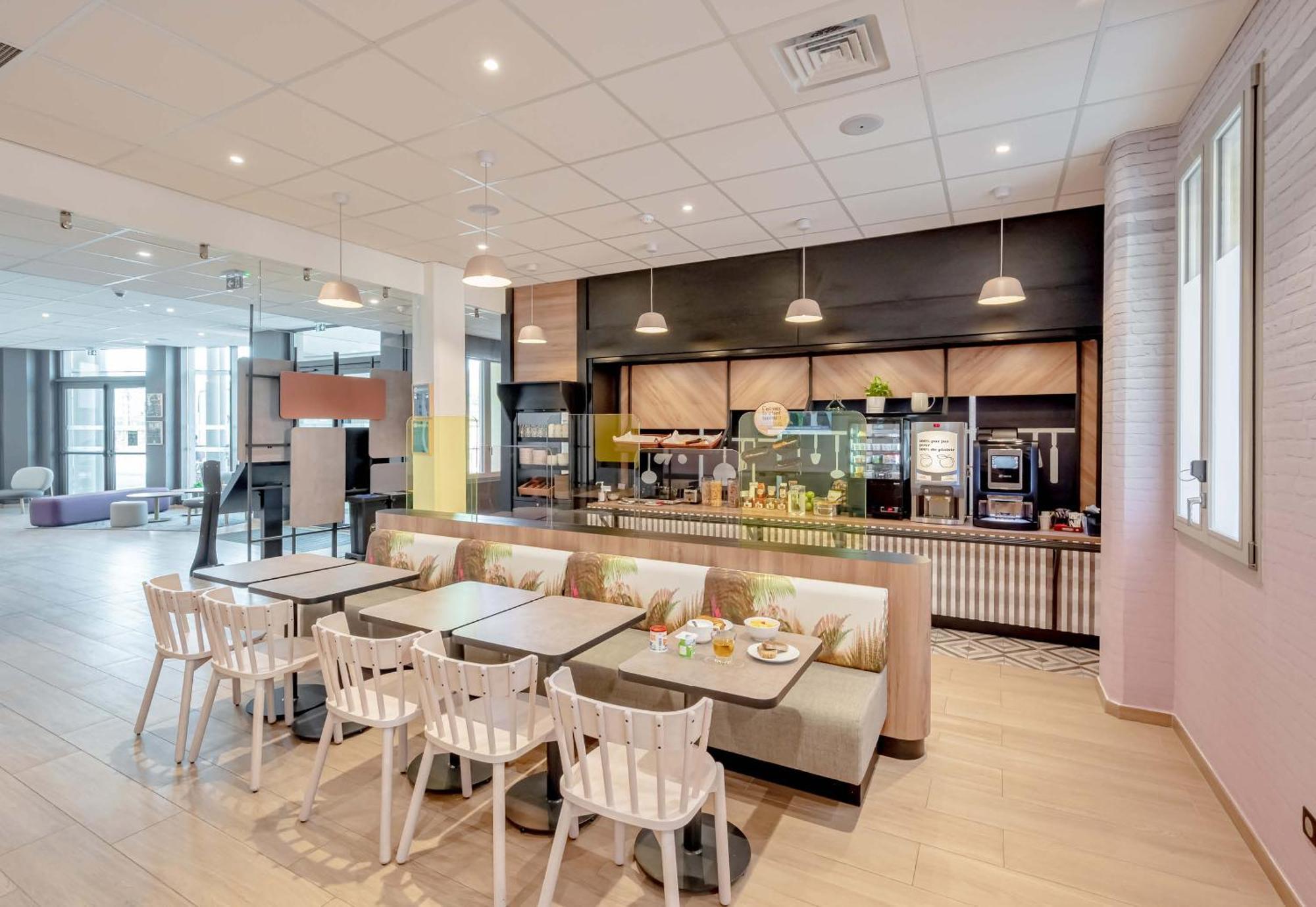 B&B Hotel Toulon Centre Gare Exterior photo