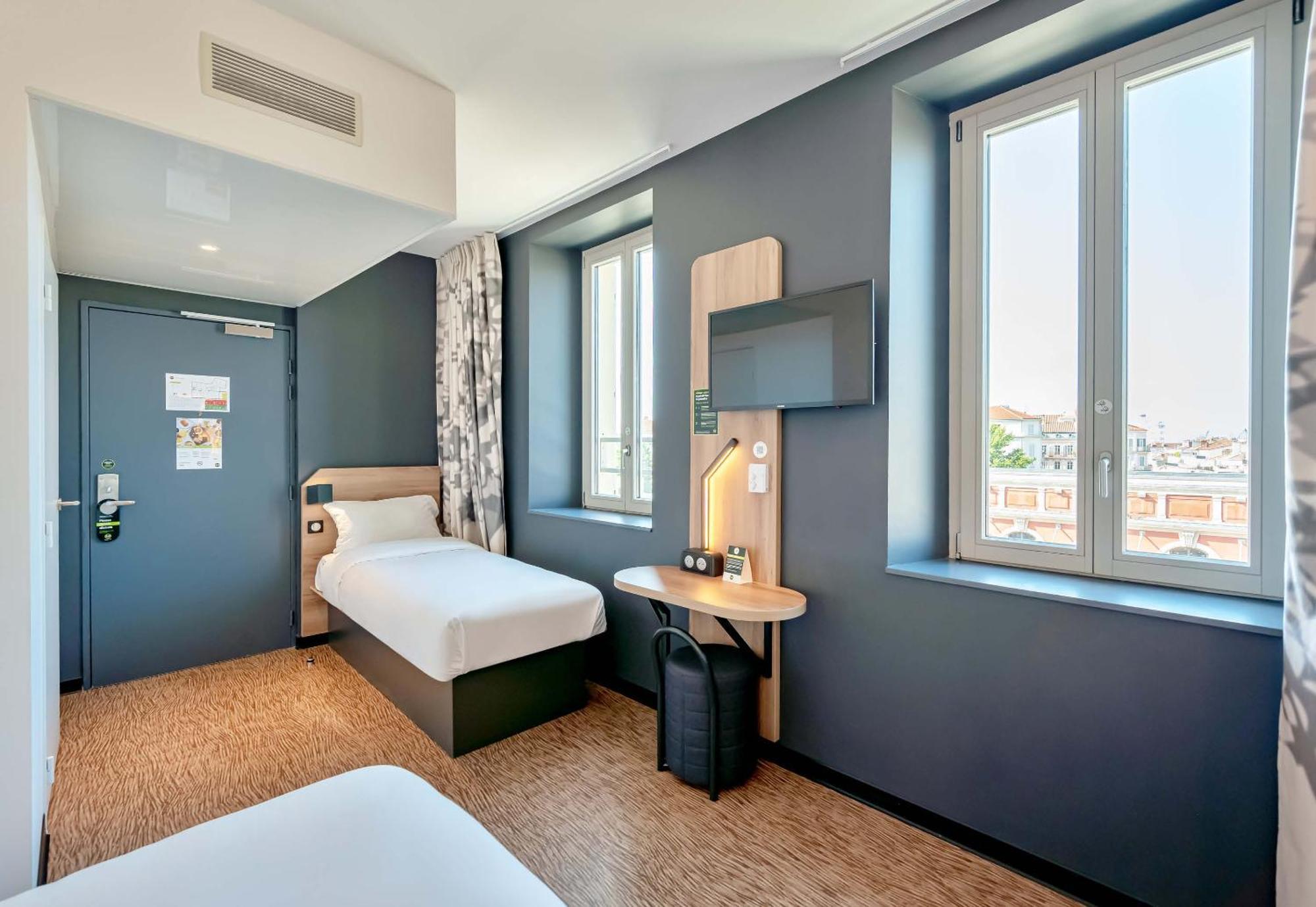 B&B Hotel Toulon Centre Gare Exterior photo